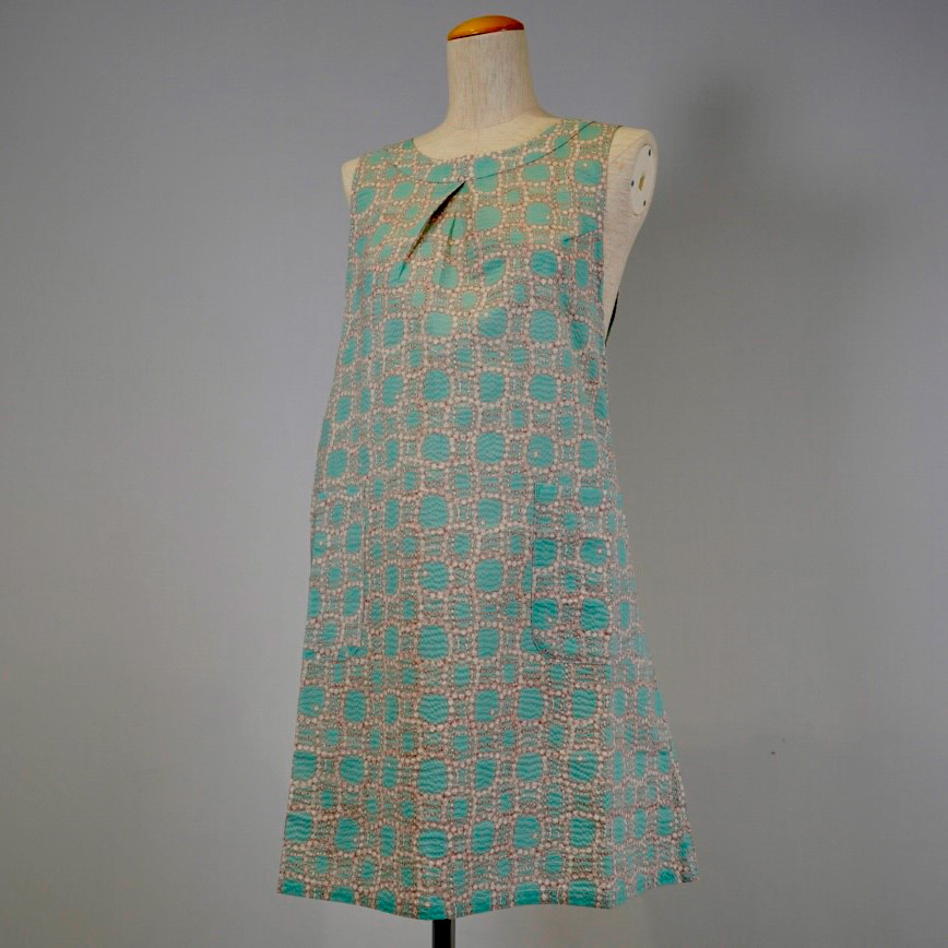 【母の日】パールレース柄　背付きエプロン