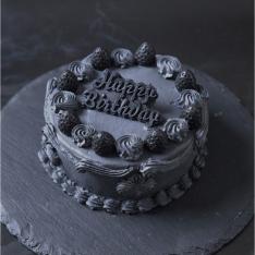 BLVCK CROWN CAKE 漆黒のショートケーキ 4号（竹炭スポンジ×ブラック生クリーム×苺）バースデーチョコ付