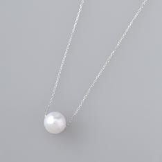 純Pt9mm真珠ペンダント（ﾅﾁｭﾗﾙﾎﾜｲﾄ）