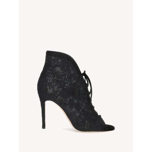 CLAUDIA BOOTIE