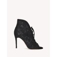 CLAUDIA BOOTIE