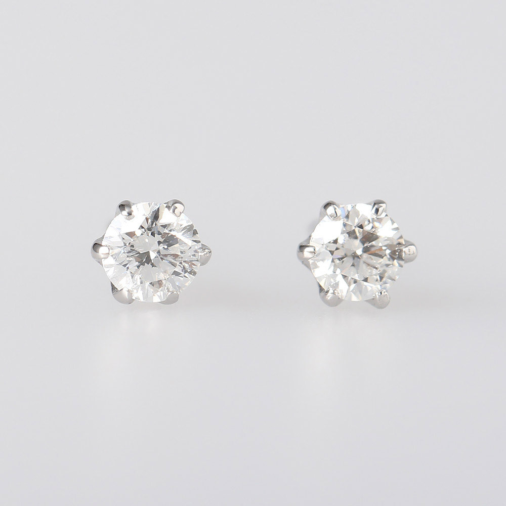 ????プラチナダイヤモンドピアス①　合計0.54ct