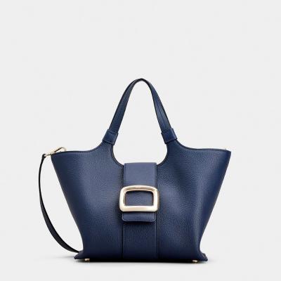 Roger Vivier(ロジェ ヴィヴィエ) | バッグ | ラグジュアリー Roger Vivier(ロジェ ヴィヴィエ) | バッグ | ラグジュアリー