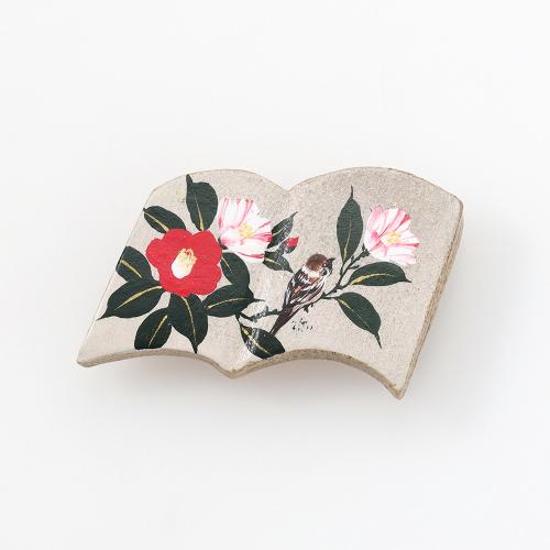 ＜絵付けこあん＞帯留（二月　椿にすずめ）