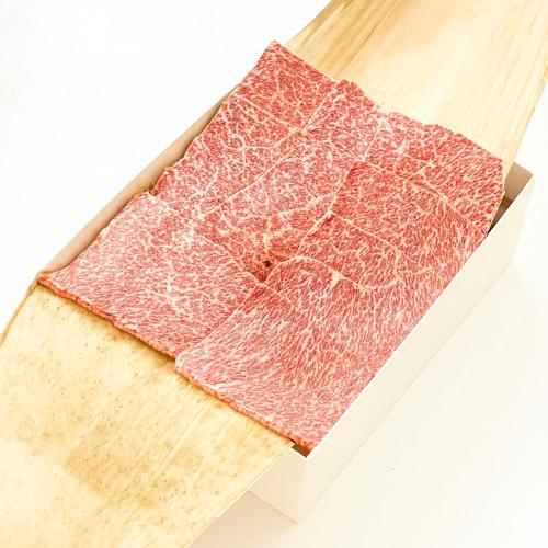 【父の日】国内産黒毛和牛焼肉用（肩、モモ）（父の日掛け紙付き）