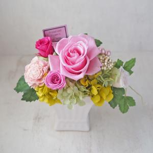 マカロン♡　ピンクダリアのフラワーアレンジ　シーグラス／天然石／花／ブーケ 697588ad070937d72f811467b80483