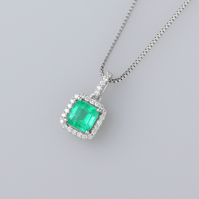 美品　DIAMOND18G　TARGET　送料込 芝翫香〉K18ダイヤモンドペンダント・クローバー｜近鉄百貨店
