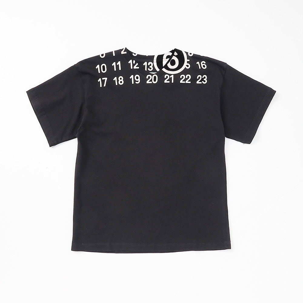 Vネックロゴ入りTシャツ（ブラック） 8Y（130cm）→14Y（160cm）