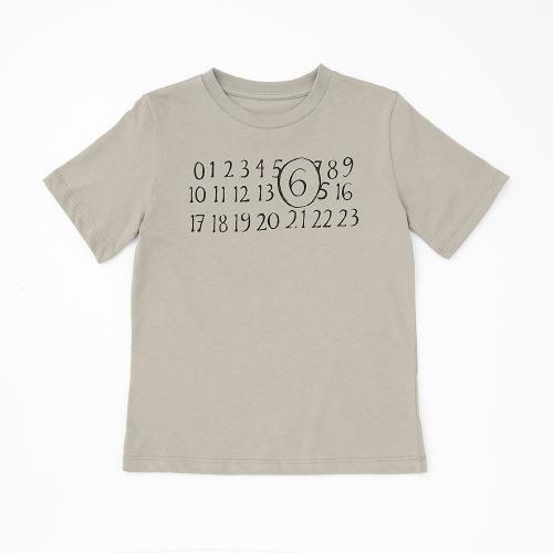 クルーネックロゴ入りTシャツ（グレー） 8Y（130cm）→16Y（170cm）