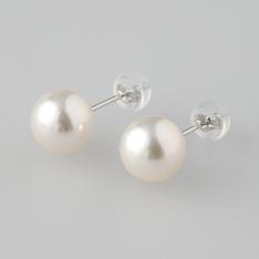 K18WGアコヤ真珠ピアス　8.0mm珠