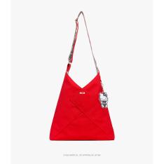 ＜MCM×HELLO KITTY Aren＞ショルダーバッグ チャーム付き