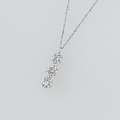 Pt計1ctダイヤ3ストーンペンダント