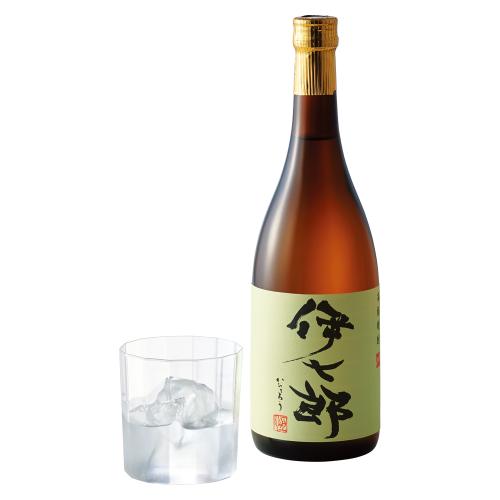 〈鹿児島酒造〉伊七郎（箱入）