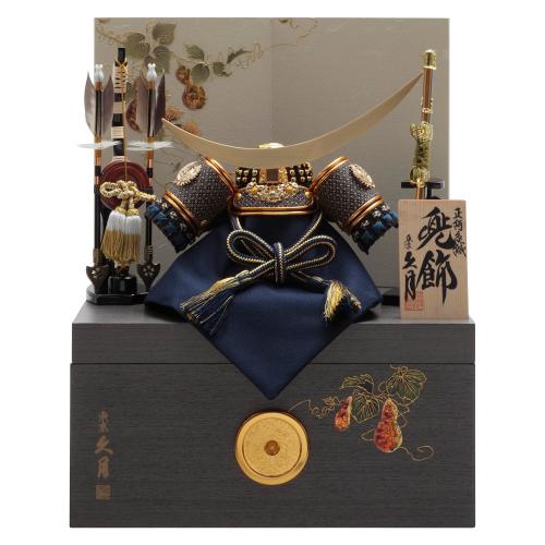 兜収納飾