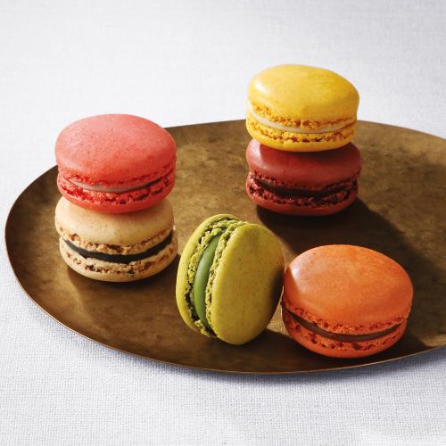 〈パティスリー・サダハル・アオキ・パリ〉マカロン10個入