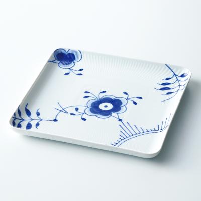 〈ロイヤル コペンハーゲン〉ブルーフルーテッド メガ スクエアディッシュ