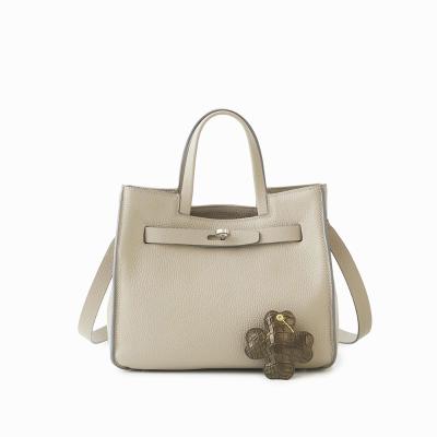 高島屋 ハンドバッグ ゴールド金具 パイソン レザー 本革 グリーン@MG2 高島屋 ハンドバッグ ゴールド金具 パイソン レザー 本革