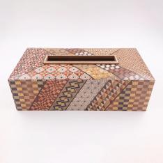 ティッシュボックス（小寄木）