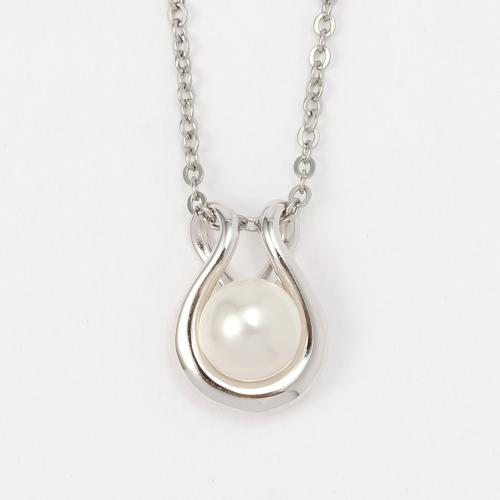 大粒9mm淡水真珠馬蹄ペンダント