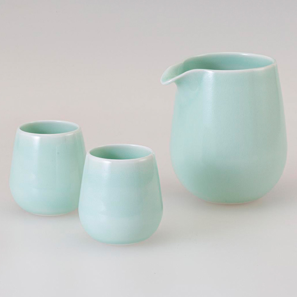 <波佐見焼>セラドン(青磁)半酒器