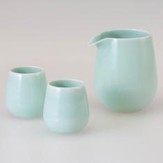 <波佐見焼>セラドン(青磁)半酒器