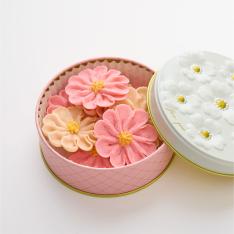 【敬老の日】お花のぼうろ×3缶セット(コスモス)限定ブランドバッグ付き