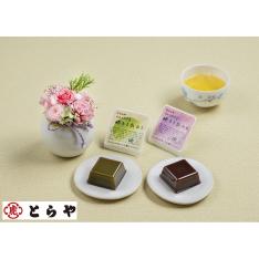 【敬老の日】プリザーブドフラワー「和」＆＜とらや＞やわらか羊羹『ゆるるか』6個入