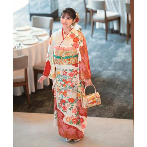 振袖（未仕立品）「絞りニワタ檜扇貝桶」