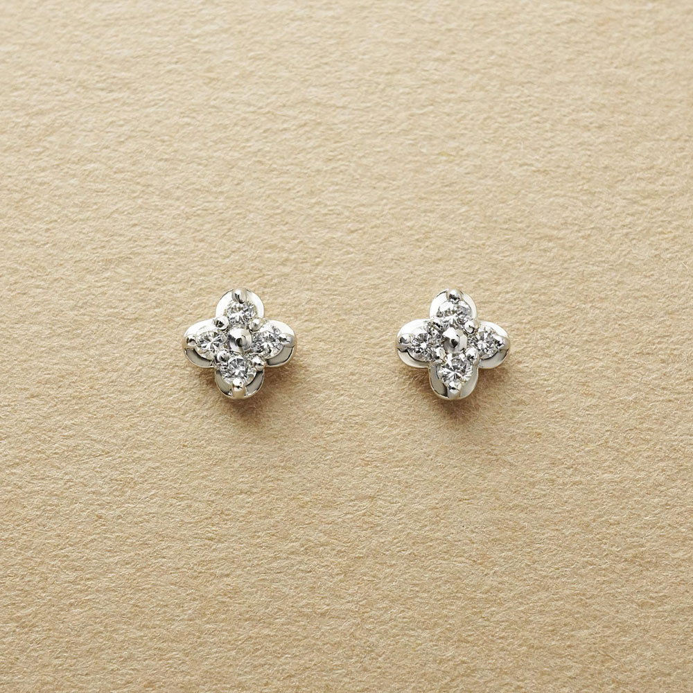 ＜セカンドピアス＞Pt ダイヤモンドピアス0.08ct