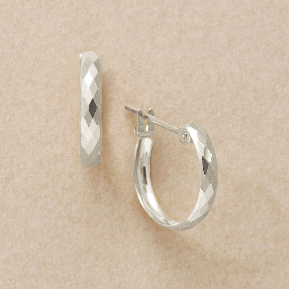 K10 ヒシカットフープピアス