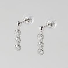 Pt0．4ctダイヤ3ストーンピアス