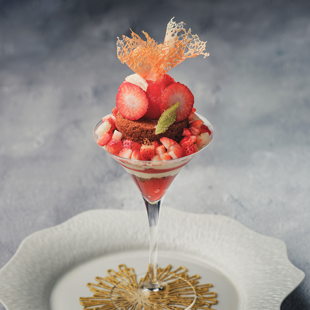 【来店予約／日本橋店／1月31日（土）】＜延命寺 美也氏＞苺と蕗の薹のショコラなパフェとEMMEなプティフールセット