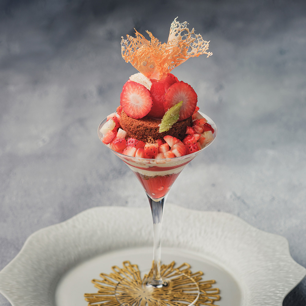 【来店予約／日本橋店／2月1日（日）】＜延命寺 美也氏＞苺と蕗の薹のショコラなパフェとEMMEなプティフールセット