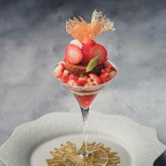 【来店予約／日本橋店／2月1日（日）】＜延命寺 美也氏＞苺と蕗の薹のショコラなパフェとEMMEなプティフールセット