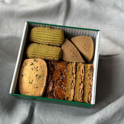 Ranunculusの4種のお茶缶