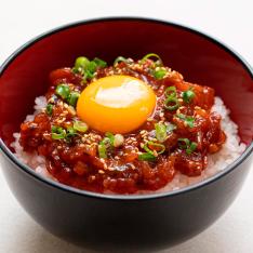 やみつきサーモンユッケ丼4食セット