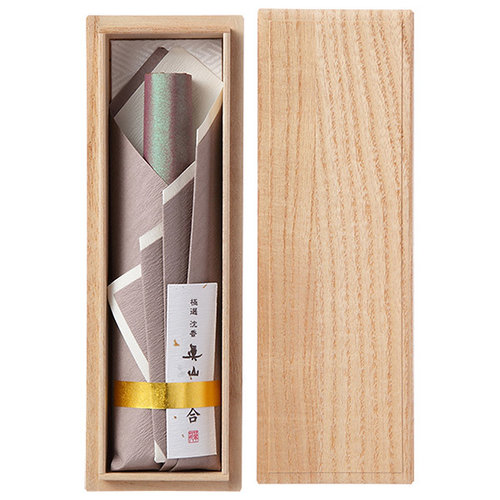 真山 極選沈香菊合(桐箱入)