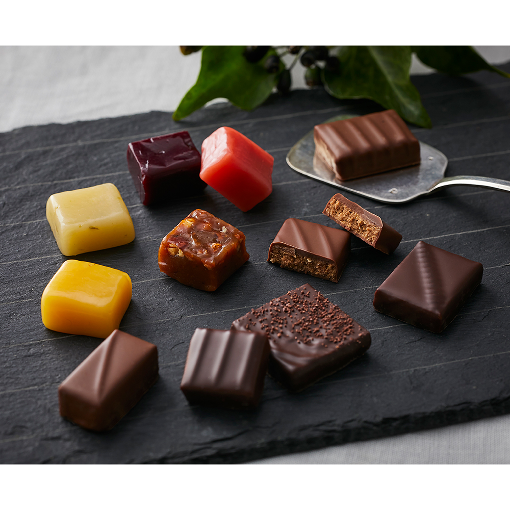 アソートボックス（ボンボンショコラ6個、キャラメル5個）