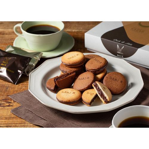 カカオサンドクッキー　12枚入り（ダーク・ミルク）