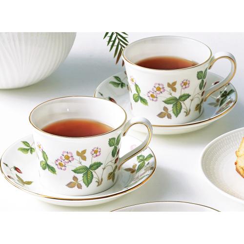 〈ウェッジウッド〉ワイルド ストロベリー ティーカップ＆ソーサー（デルフィ） ペア