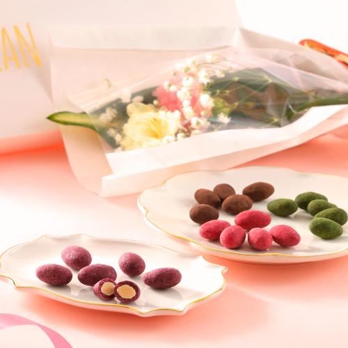 【母の日】MR＆MRS BEAN 和菓子職人がつくるアーモンドチョコレート 4種ギフト（生花ブーケ付）