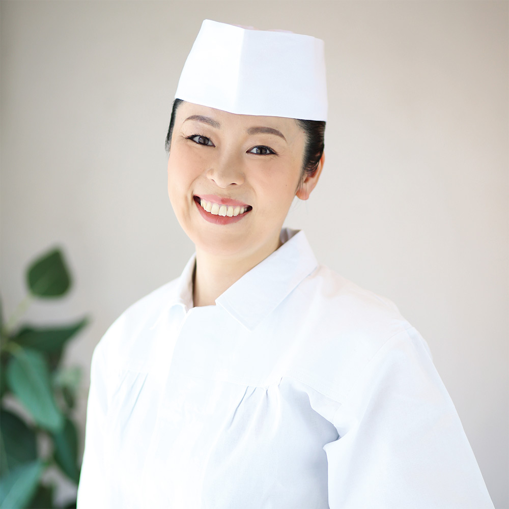 女性シェフ三人の和 洋 中おせち 和 洋 中 三段重 E140 関東地域お届け 341401 商品詳細 高島屋オンラインストア