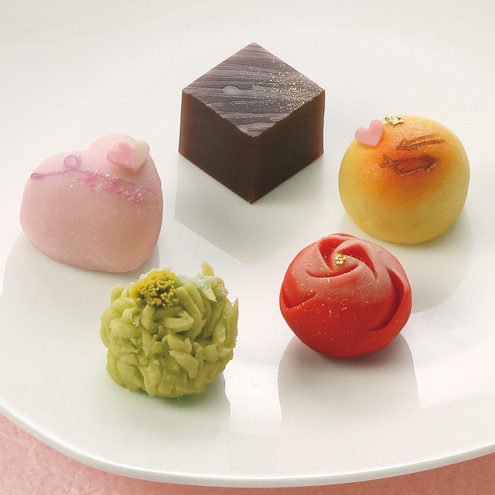 抹茶と出される和菓子の食べ方 楊枝は食べる道具 種類別のマナー 豊かな生活 抹茶と出される和菓子の食べ方 楊枝は食べる道具 種類別のマナー 豊かな生活