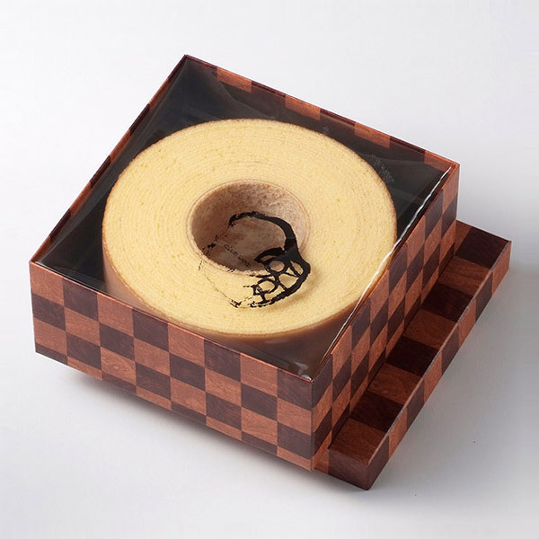 縁起の良いバームクーヘンの贈り物【クラブハリエ】