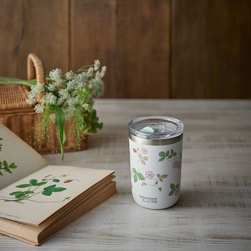 〈ウェッジウッド〉蓋付ドリンクタンブラーが登場です！