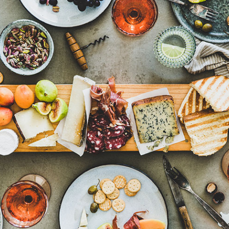 【お酒好きは、おつまみにもこだわる!ビール、ワイン、和のお酒におすすめのおつまみ】