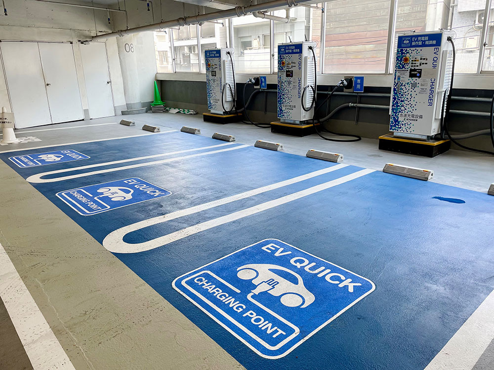 EV充電器を設置した駐車場