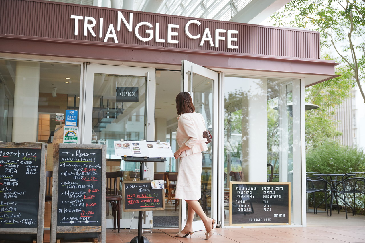 TRIANGLE CAFE外観